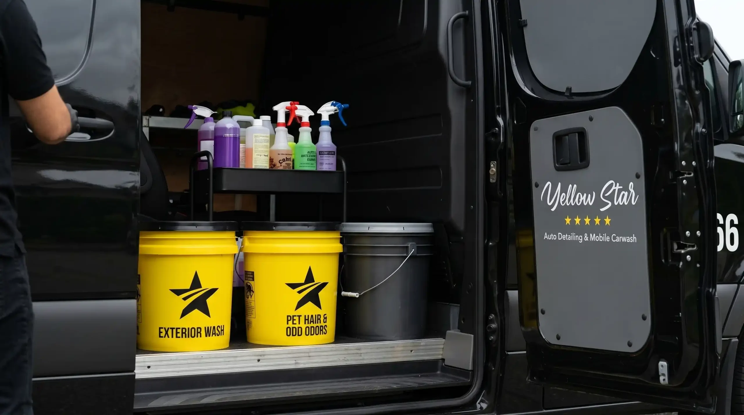 Car waxing service by Yellow Star